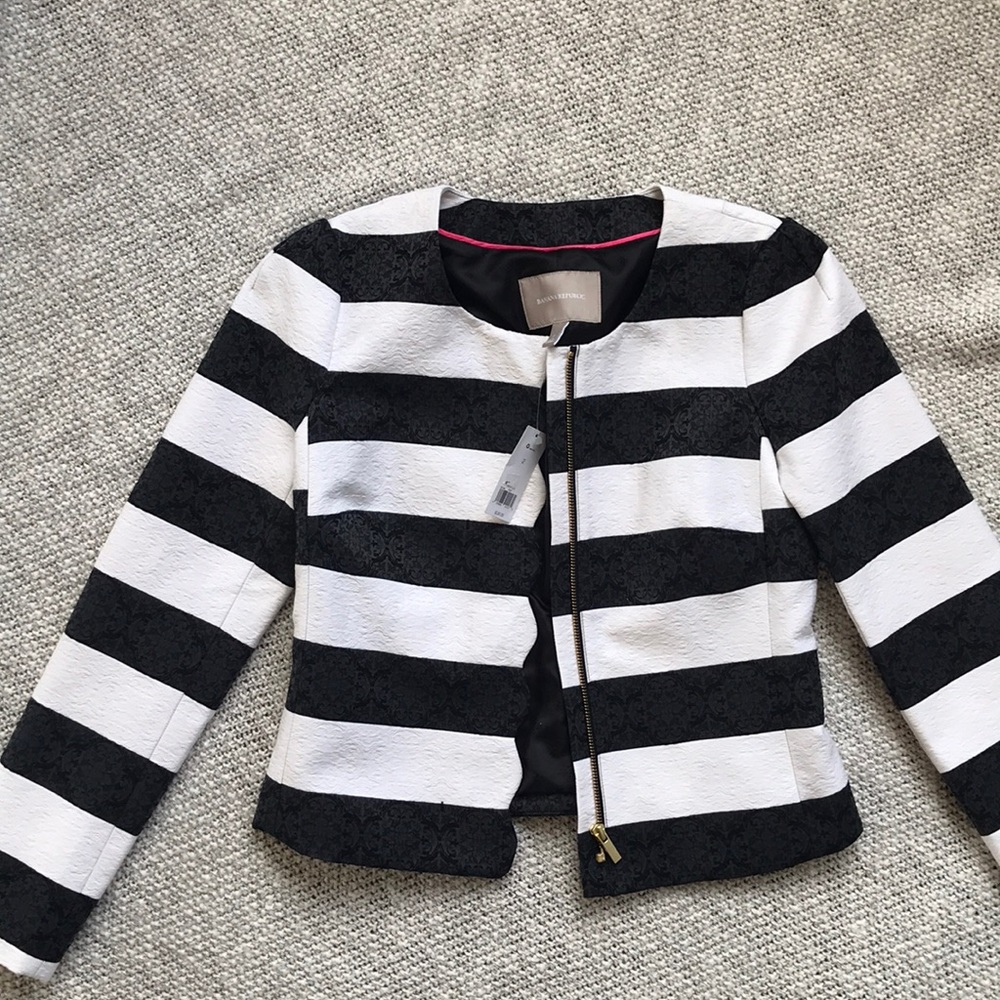 Banana Republic TAGS ON Blazer